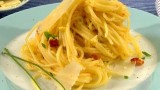 Spaghetti Carbonara — italienische Pasta mit leckerem Speck