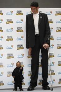 World's shortest man He and world's tallest man Kosen pose for photographers during a promotional event in Istanbul World's shortest man He and world's tallest man Kosen pose for photographers during a promotional event in Istanbul